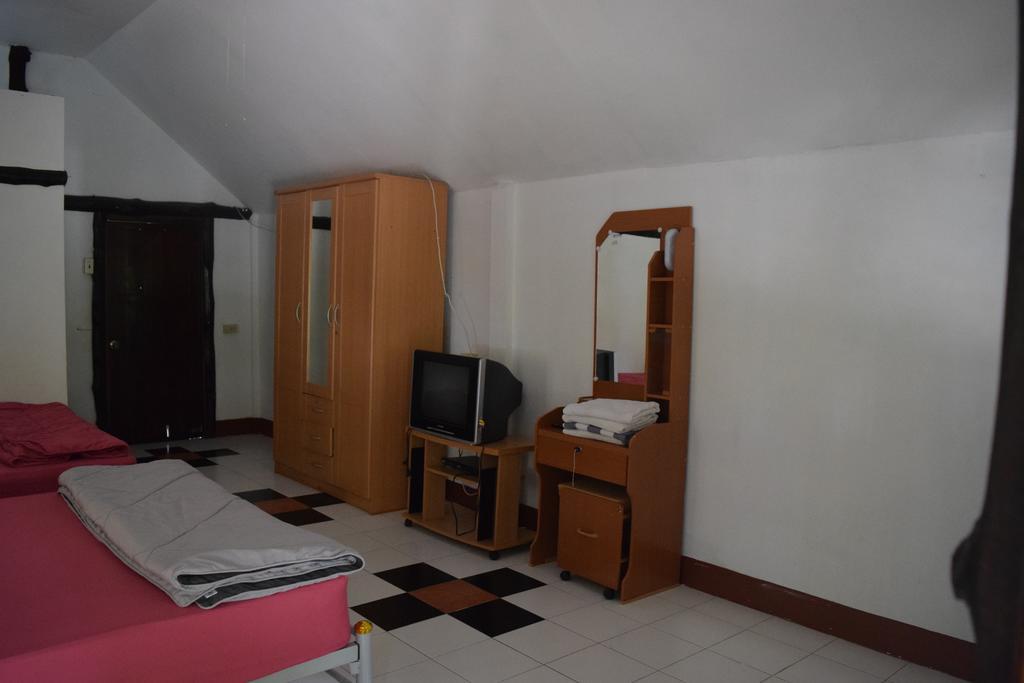 Ban Sabai Sabai Guest House Kanchanaburi by Rom bilde