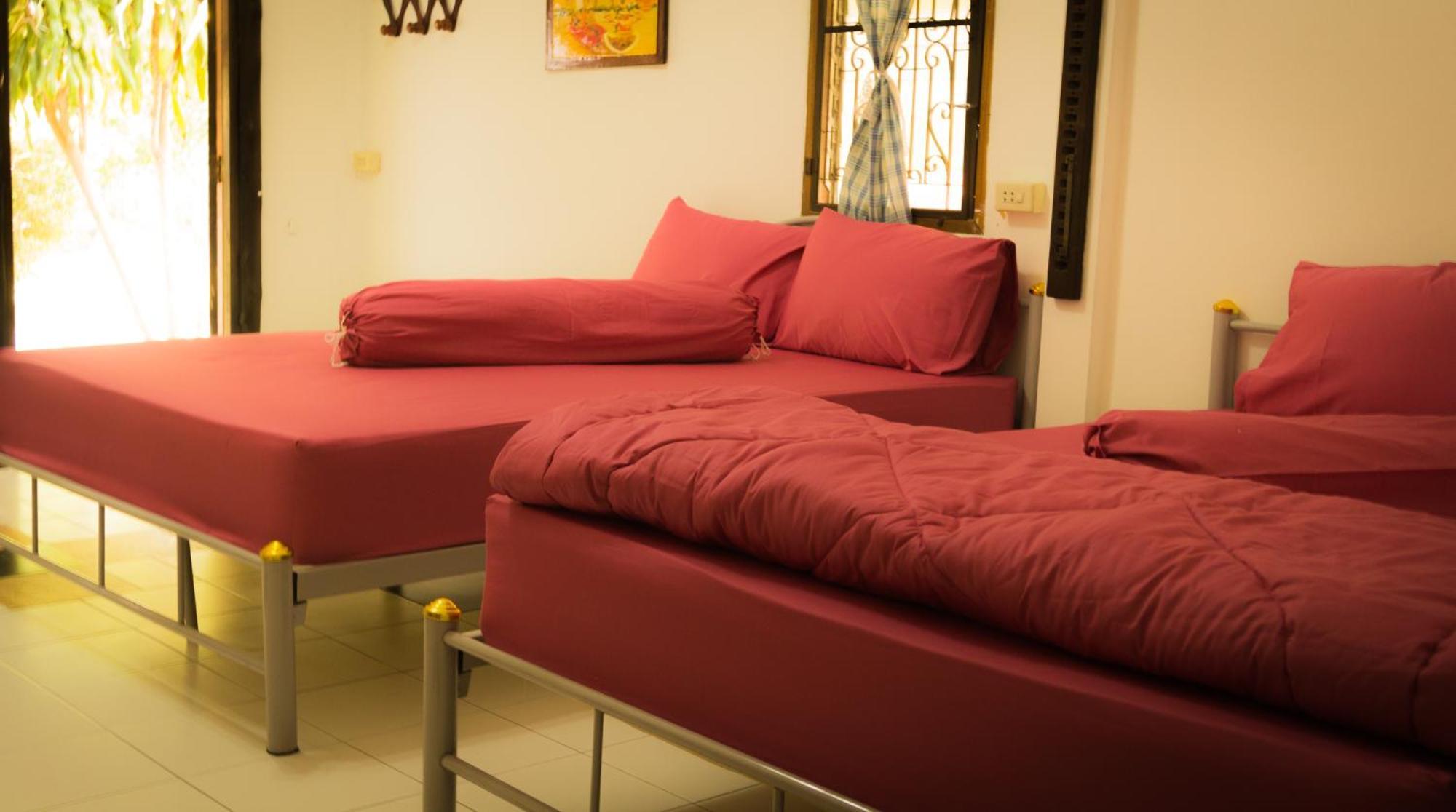 Ban Sabai Sabai Guest House Kanchanaburi by Rom bilde