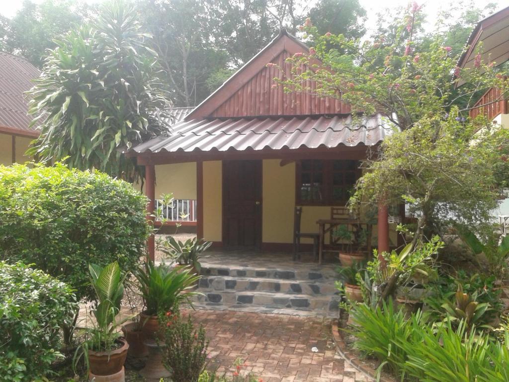Ban Sabai Sabai Guest House Kanchanaburi by Rom bilde