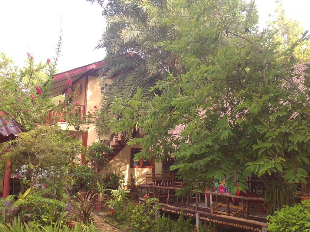 Ban Sabai Sabai Guest House Kanchanaburi by Eksteriør bilde