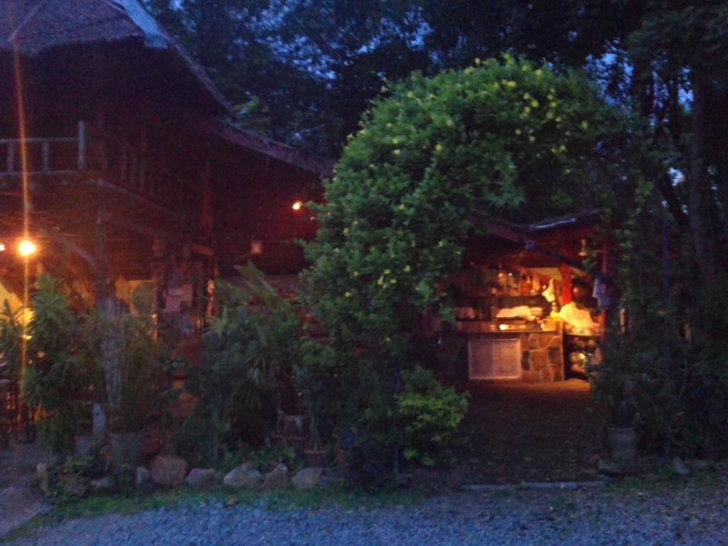 Ban Sabai Sabai Guest House Kanchanaburi by Eksteriør bilde