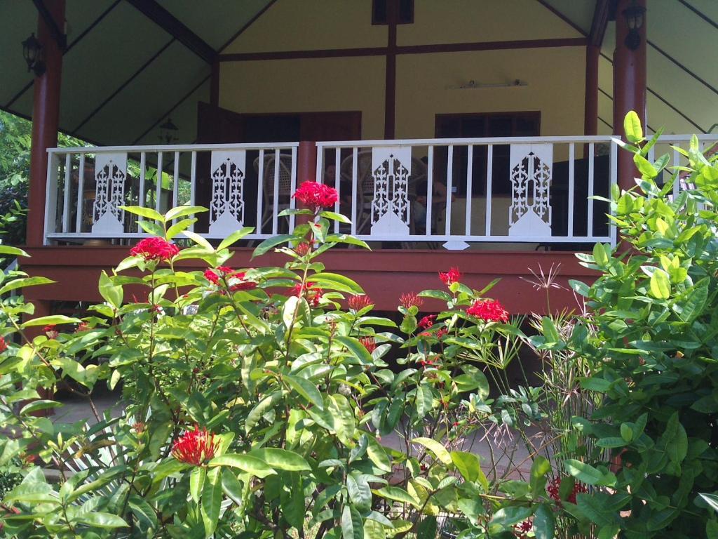 Ban Sabai Sabai Guest House Kanchanaburi by Eksteriør bilde